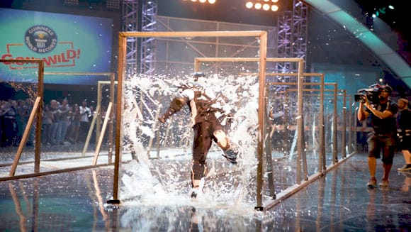 Сцена фіналу "Guinness World Records: Gone Wild!"
