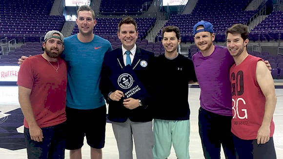 Dude Perfect команда з сертифікатами світових рекордів
