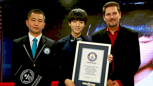 Ван Цзюнькаї, співак TFboys