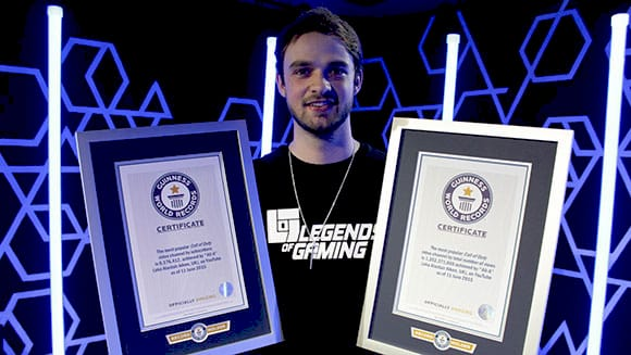 Алі-А отримує два рекорди Guinness World Records