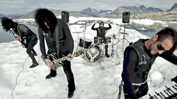 Гурт The Defiled на айсбергу