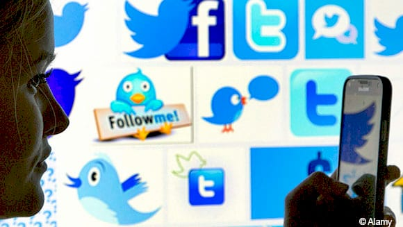 Логотип Twitter з десятиріччям