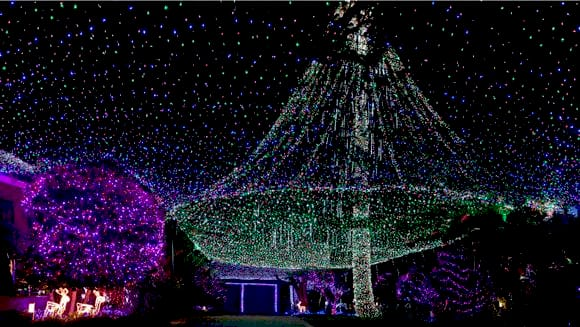 Різдвяні вогники на будинку сім'ї Річардс